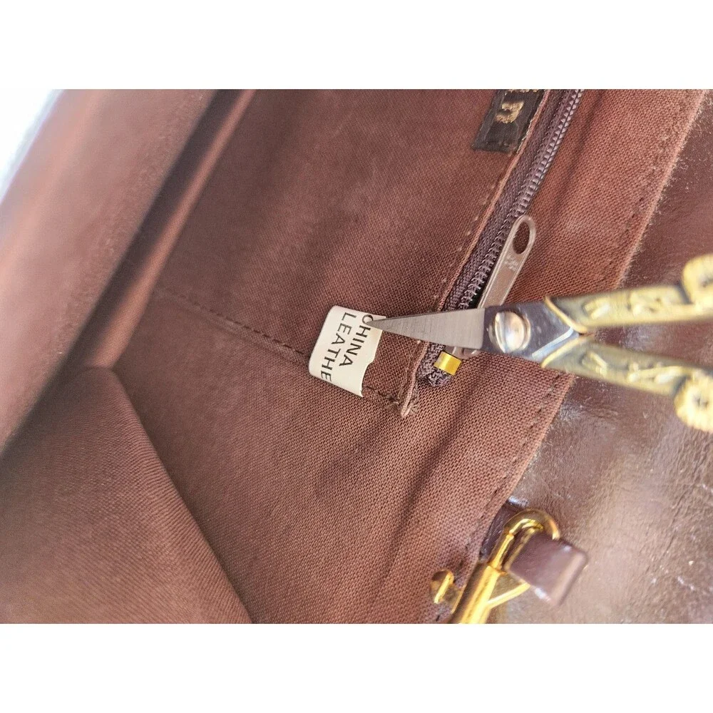 Unbranded strap has